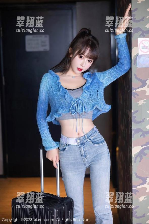 秀人网 - 夏日写真，Look！小热巴又在给我们悄悄服务了！