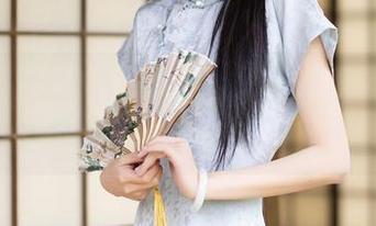 秀人网 – 空姐恩一在线发专属写真，看似平常又让人想要多停留一会儿