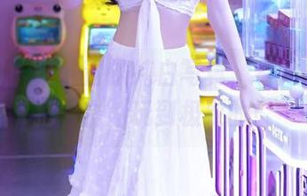 秀人网 – 艾小青的纯白写真，看她是如何把‘白’玩到极致的！