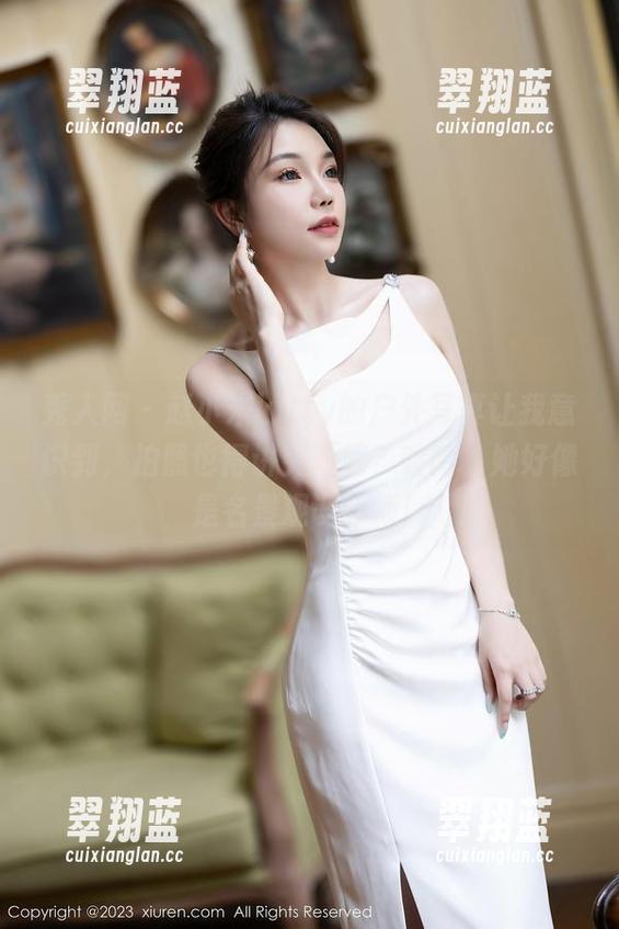 秀人网 - 赵小米kitty的户外写真让我意识到，拍照也得讲究轮廓？哈哈，她好像是名景观设计师！