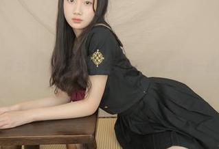 紧急企划 – 真会选，樱樱樱可这女仆写真里的每一张都让人好奇。
