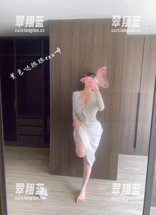 微密圈 - 紫色哒豚豚的居家懒理无圣光，套图带你体验平凡中的非凡。