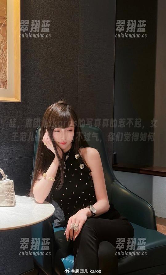腐团儿Ikaros 哇,腐团儿Ikaros的写真真的惹不起,女王范儿把我压得喘不过气,你们觉得如何?