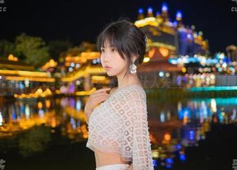 最新校服图片，萌芽儿o0果然没有让人失望，继续颠覆传统。