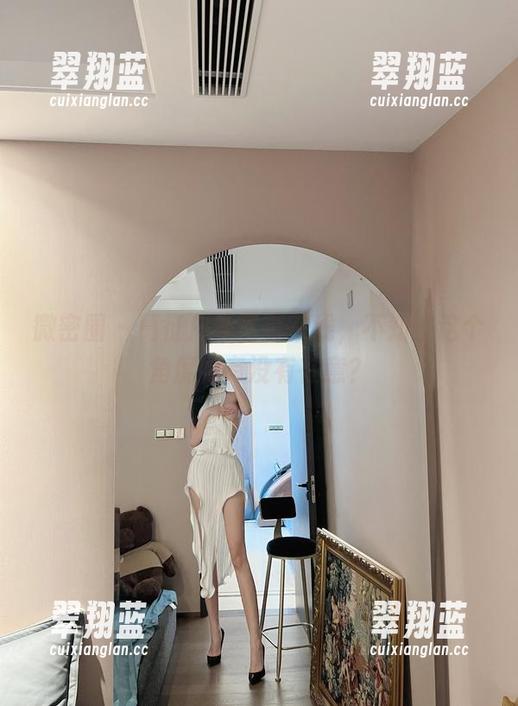 微密圈 - 葛征户外写真在线，不知道这个角度她有没有在意？