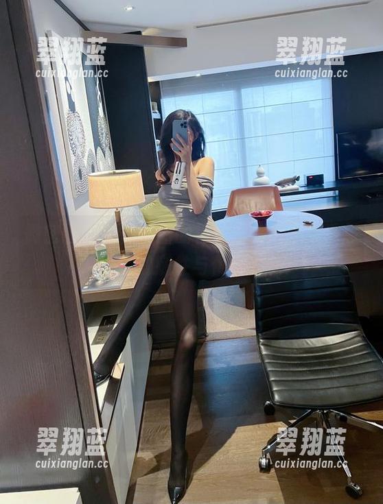 葛征 微密圈 - 葛征最新的棉袜作品集,超乎想象的随性与优雅?