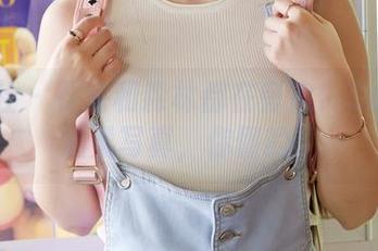 蜜桃社 – 石头和森林都在旁边！Suki的温柔写真，你懂的。