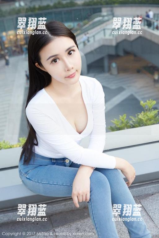 蜜桃社 - 免费图片福利，吴凯莉Kelly的灰丝，真让人忍不住想多看几眼。