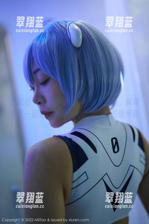 蜜桃社 - 试试小魔女lily的水手服，就像打开一扇通往青春的窗，全是念旧情怀啊。