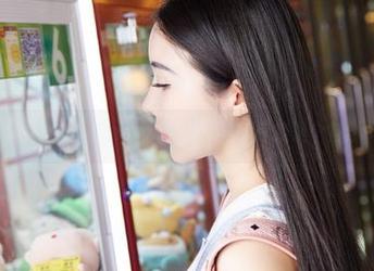 蜜桃社 – 缇娜美Tinami私拍：短裤其实是个哲学问题。