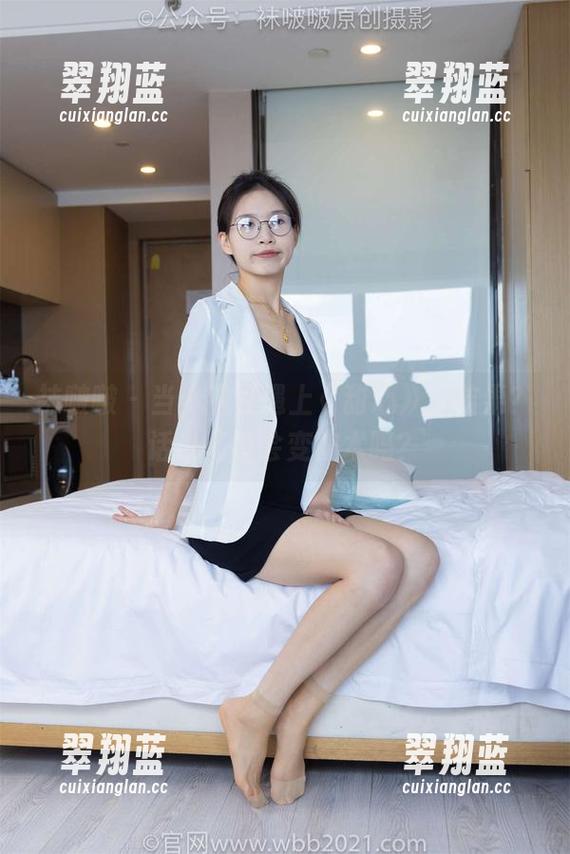 袜啵啵 - 当小甜豆遇上《甜心》，结果？话说写真会变魔术吗？