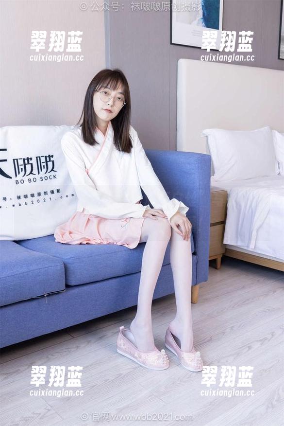 袜啵啵 - 小甜豆的“油亮白丝”写真，透明得需要下载才能懂！