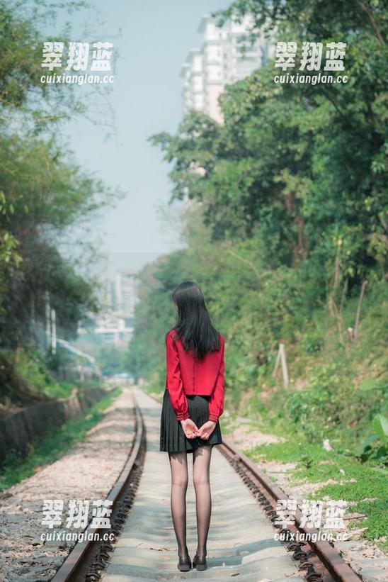 西瓜少女出道以来最会玩的更新：这次写真集“天使”，画面越看越有趣。