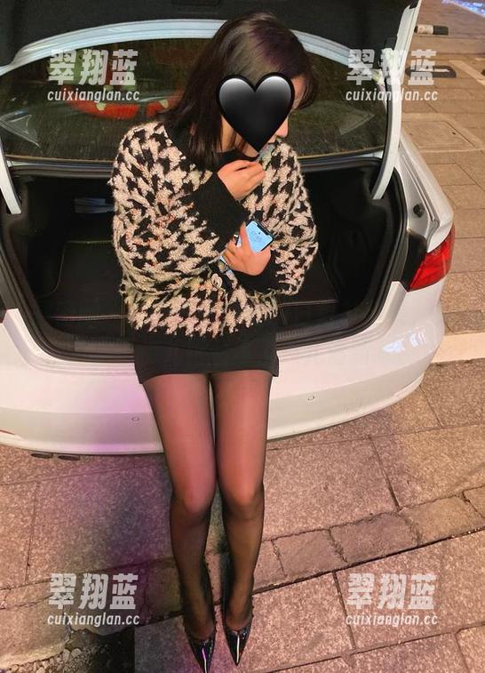 微密圈 - 雅雅的气质呀的白衬衫全集，少了点儿艳丽多了点儿清新