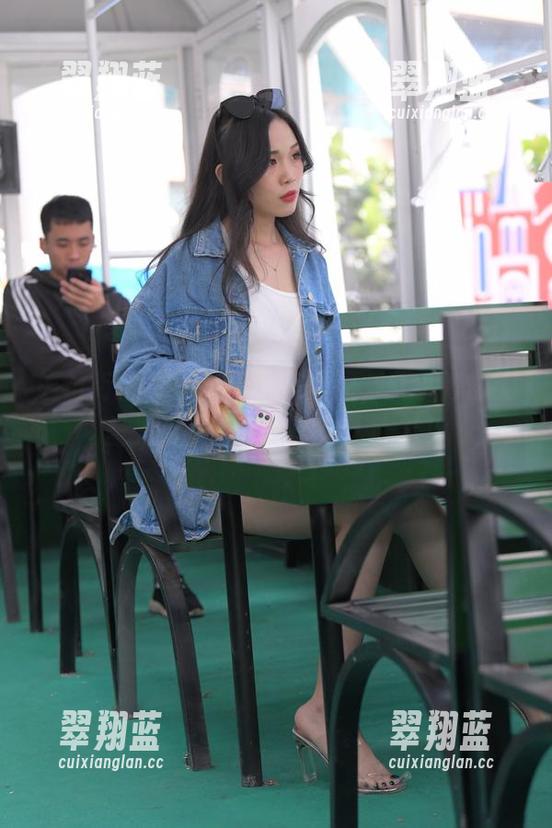 魔镜街拍 - 超多妹子在漫展，艾小青却无圣光出来了，美图引人咋舌！