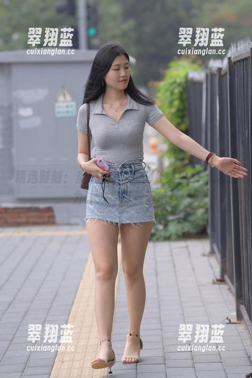 魔镜街拍 精选时刻:魔镜街拍里的JK美少女,这活力让人想挥舞画笔!