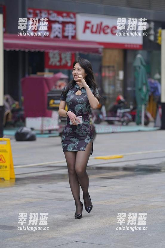 魔镜街拍全集：那位白色高跟旗袍姑娘的肉丝惊艳，不得不点赞！